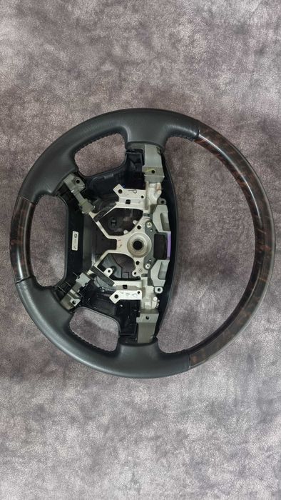 Руль с деревом Toyota LC200
