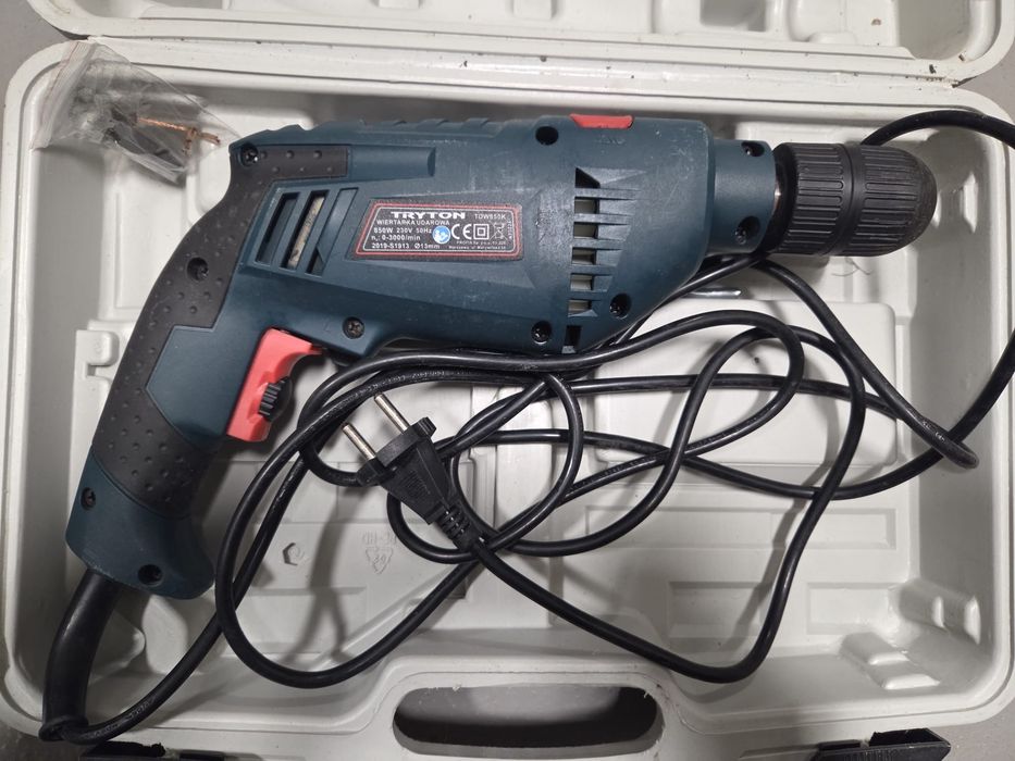 Wiertarka udarowa 850W TDW850K. Mało używana. Z kuferkiem.