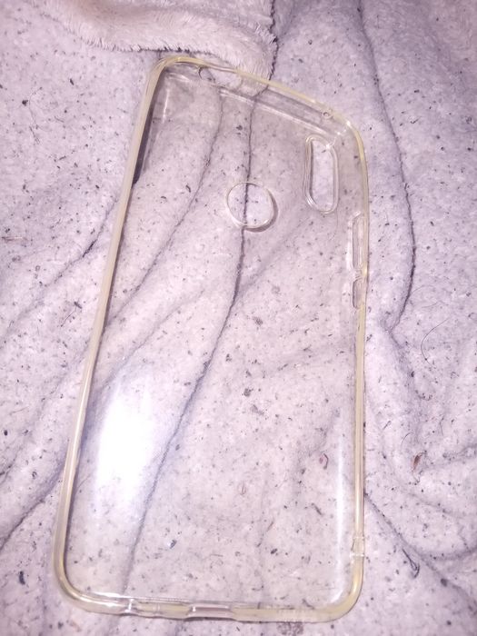 Etui na telefon.