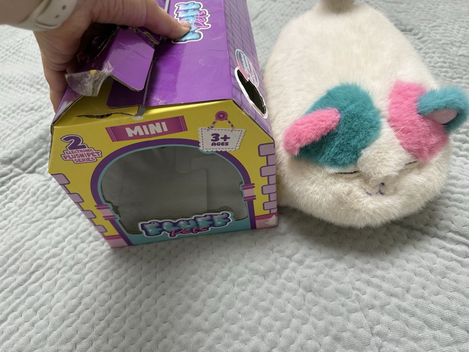Інтерактивна іграшка Shantou Yisheng пухнастий котик Fluff pets Білий з рожево-блакитними вушками