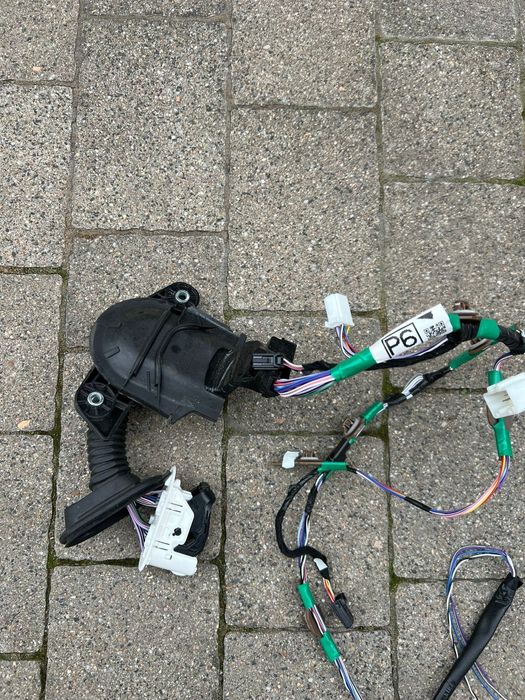 wiązka instalacji drzwi prawe przednie Toyota Corolla E21  kod P6