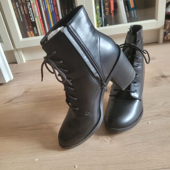 Buty w stylu oficerskim szerszy obcas 41, raz założone