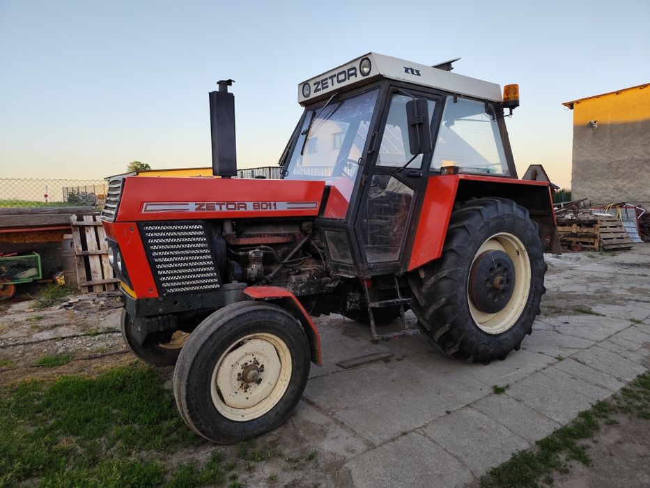 Ciagnik rolniczy Zetor 8011