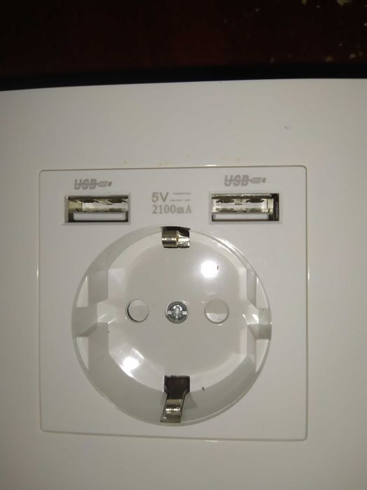 Розетка  электрическая