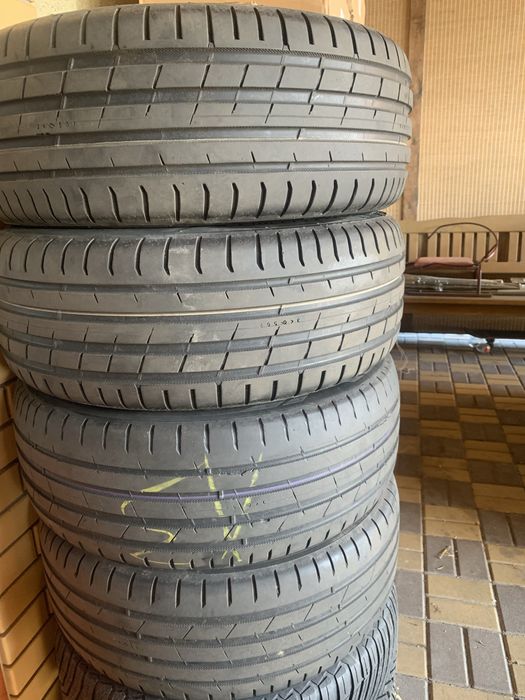 Продам гуму nokian літо r17 run flat 225/55