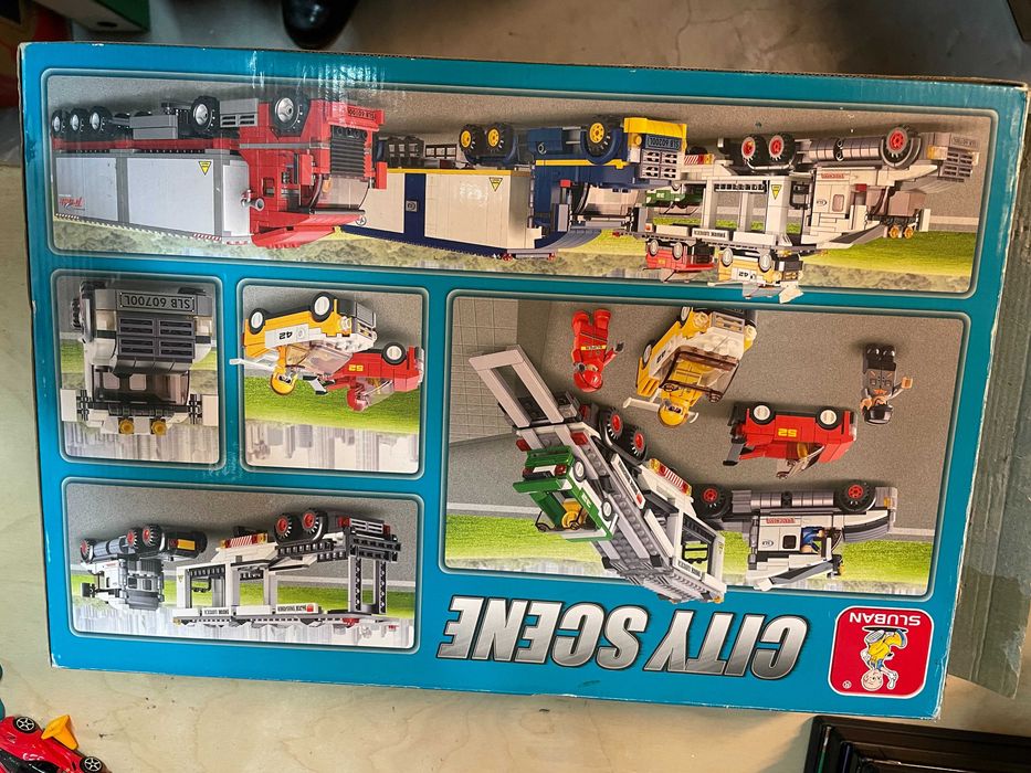 Camião de transporte + carros - montagem tipo Lego - 638 peças