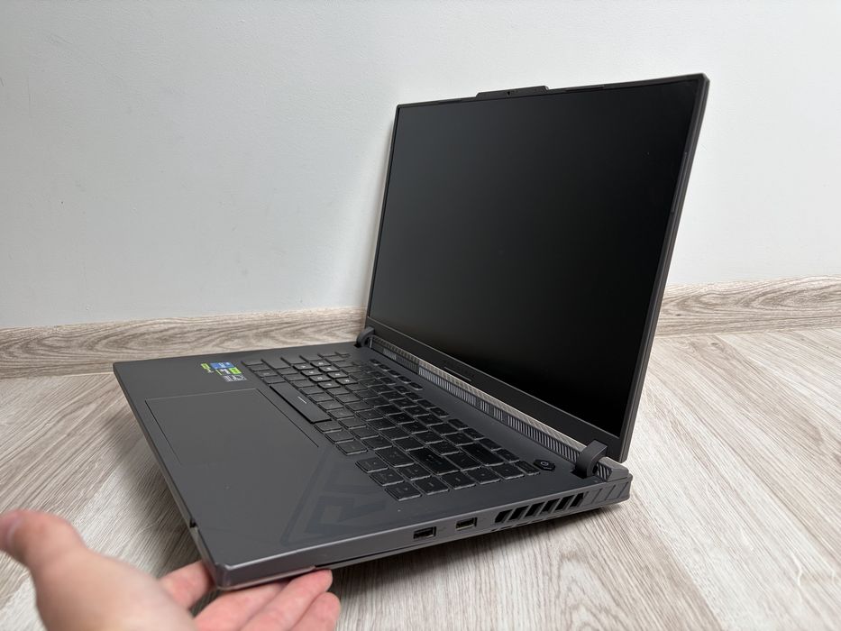 ASUS ROG Strix G16 | RTX 4070 | i5-13450HX | 16GB DDR5 | BOX