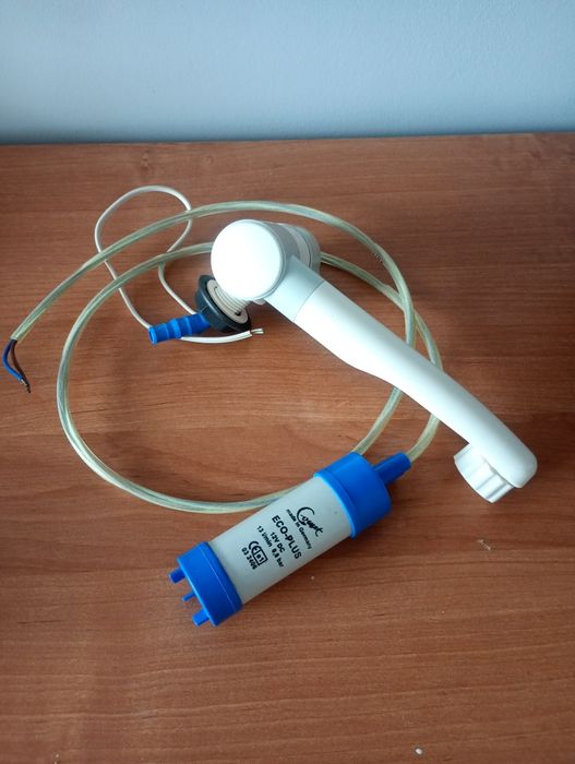 Kran  12 v z pompką