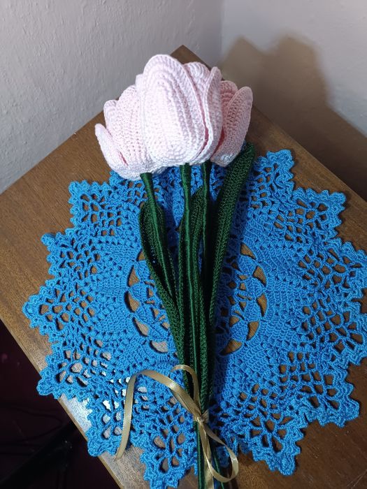 В'язані тюльпани