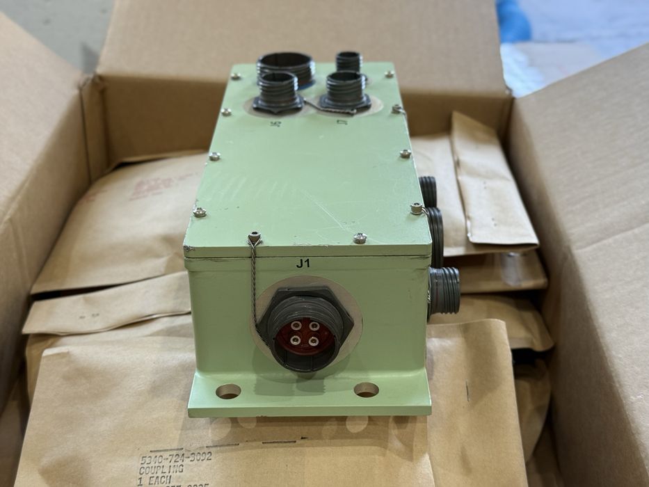 Зʼєднувальний блок Bradley M2A2 NSN: 5895-01-463-1823 PN: 12956699