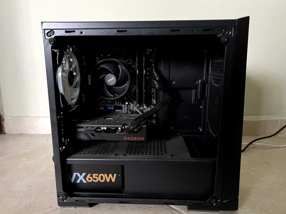 Gaming PC - powered by AMD