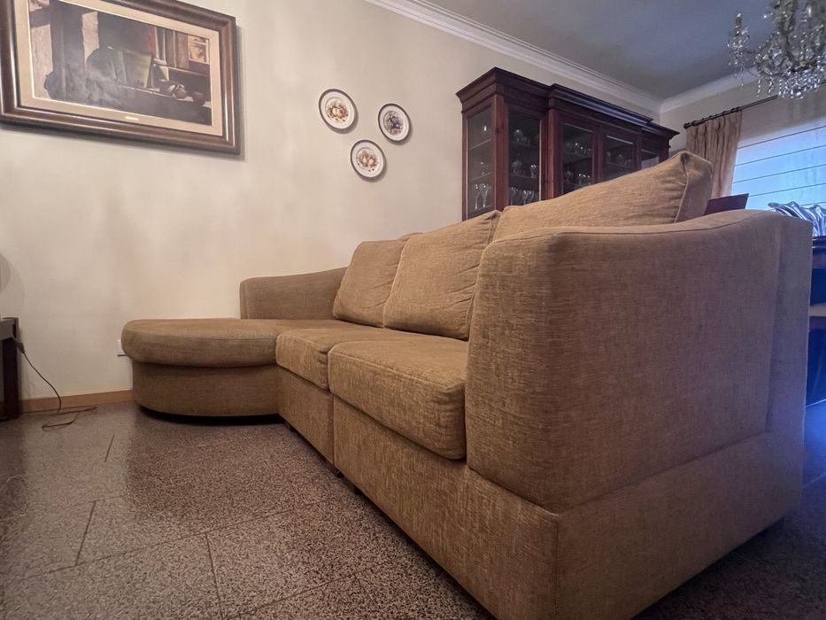 Sofá com chaise longue