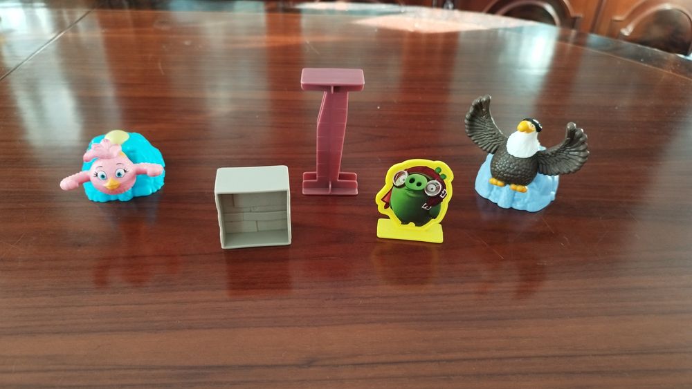 Bonecos do McDonald's angry birds