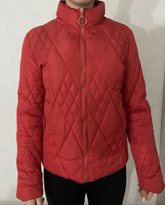 Продається жіноча куртка