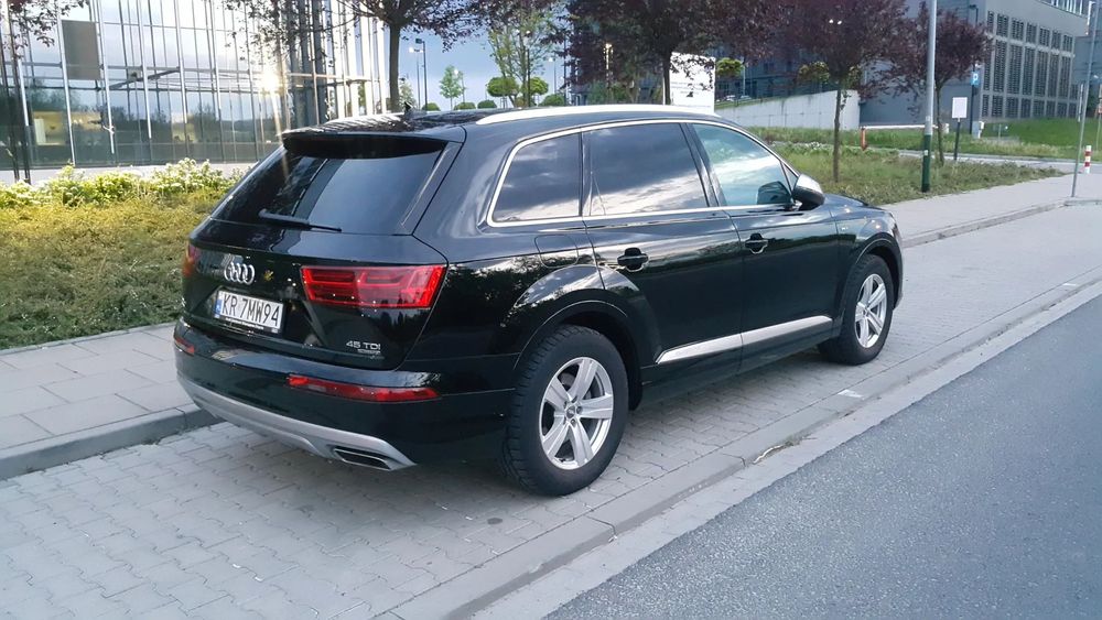Audi Q7 Auto niemal jak nowe, pierwszy właściciel.