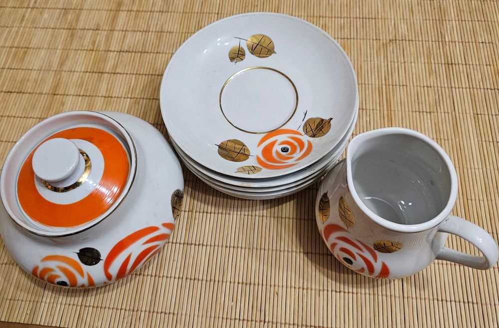 Набор от сервиза к чаю