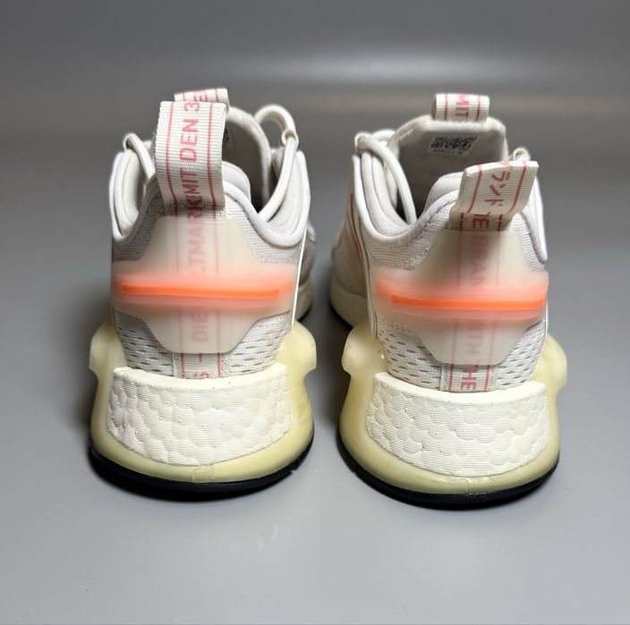 Adidas 39 р. NMD_V3 жіночі кросівки