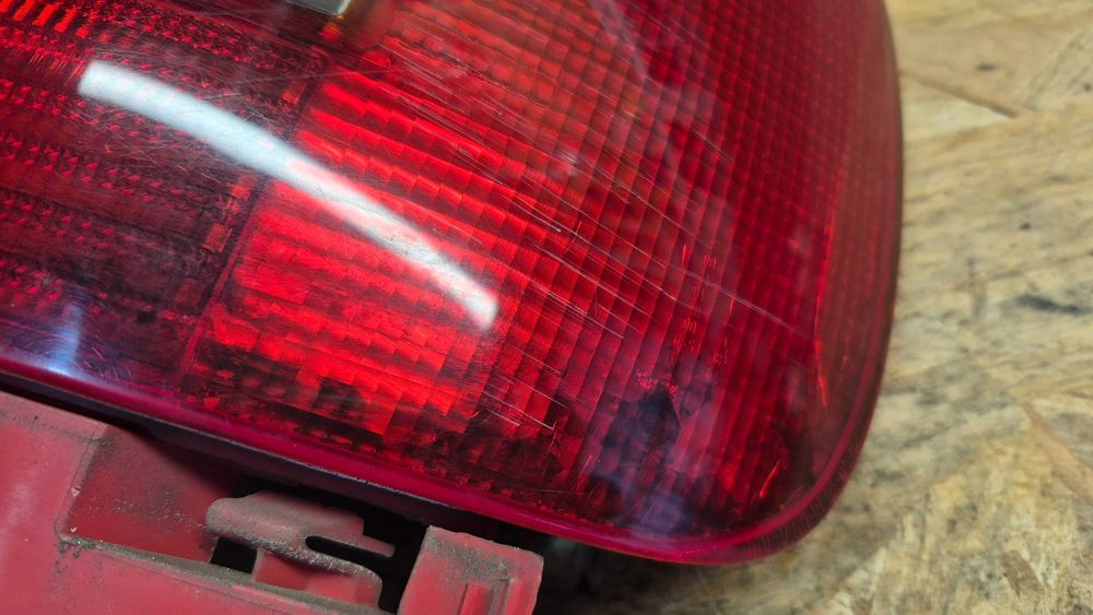 AUDI A4 B5 (8D)-Stop/Farolim DIREITO SEDAN/CARRO 1995 até 2000 *