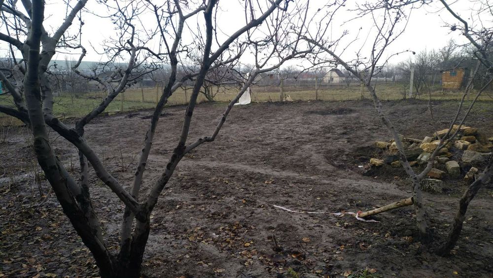 Продам участок с незавершеным строением