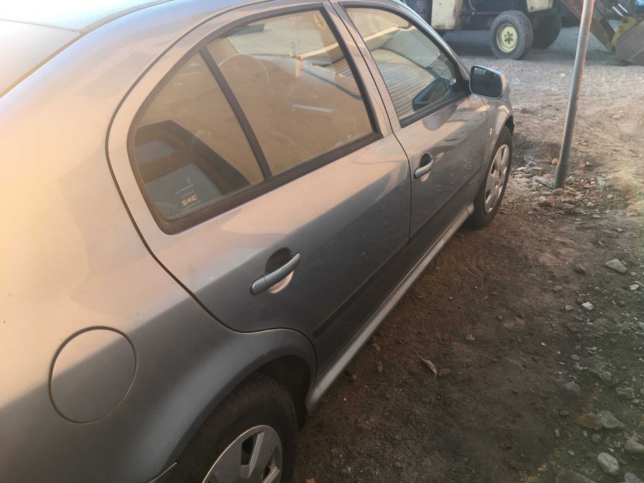 SKODA OCTAVIA I Szyba przód przednia czołowa  stan bdb