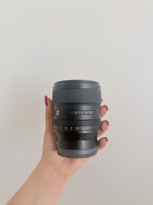 Обєктив sony fe 1.4 / 24 gm