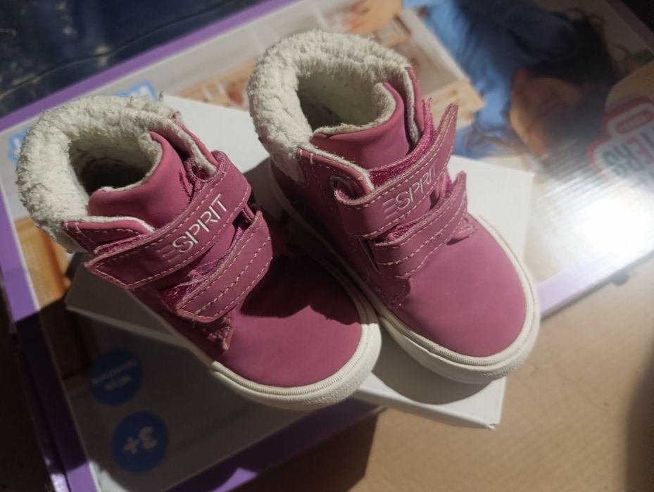Buty niemowlęce ocieplane Esprit rozmiar 22