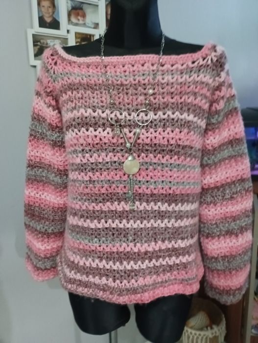 Sweterek na szydelku