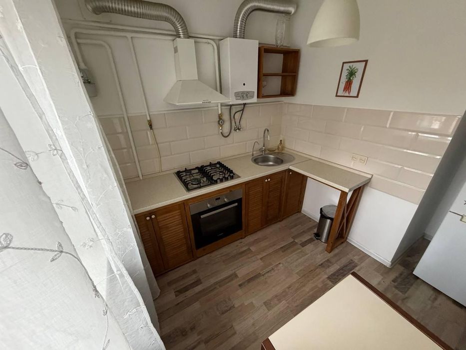 Продам 3-х ком.квартиру на Черемушках. Капремонт.(275-485)