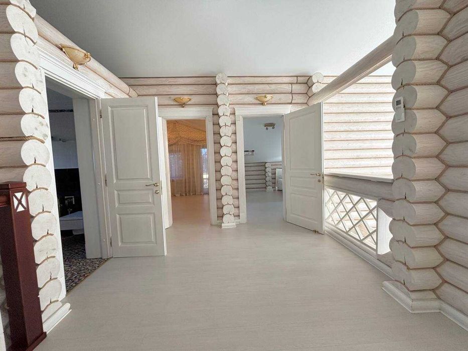 Продам дом в Новоселовке. Участок 25 сот. Солнечные панели. Бассейн.