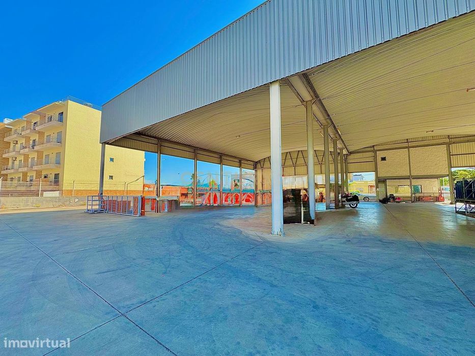 Armazém à Venda – 1.850 m² | Olhão