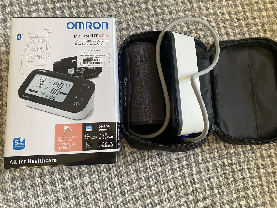 Тонометр Omron M7 Intelli IT AFIB HEM-7380T1-EBK