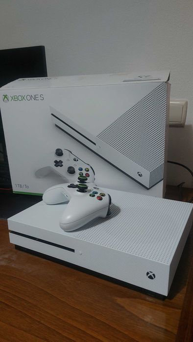 Xbox one s em bom estado
