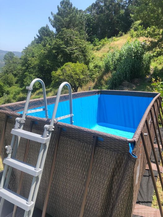 Piscina fabulosa! Usada apenas uma vez.