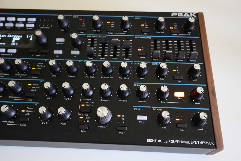 Sintetizador Novation Peak
