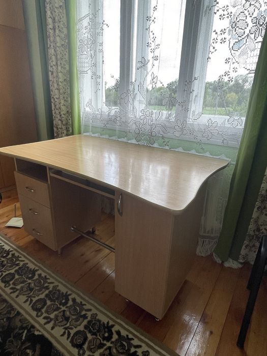 Стіл для навчання