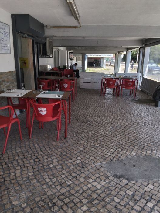 Aluga-se café pastelaria olivais