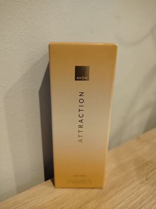 Perfumy Attraction Avon