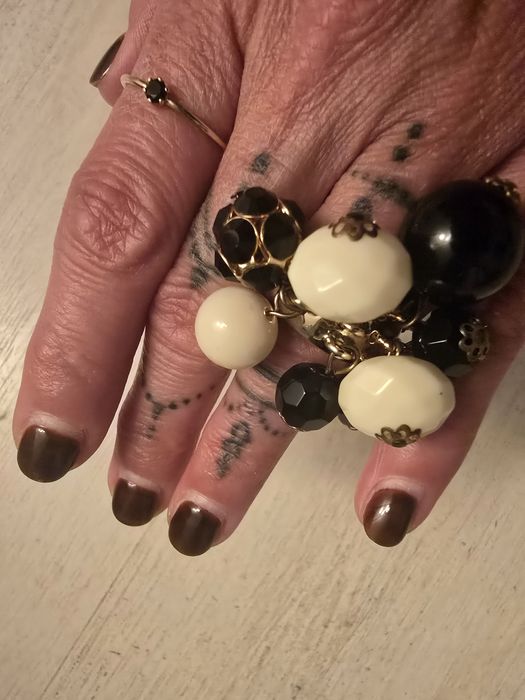 Pierścionek kulki duży stan idealny