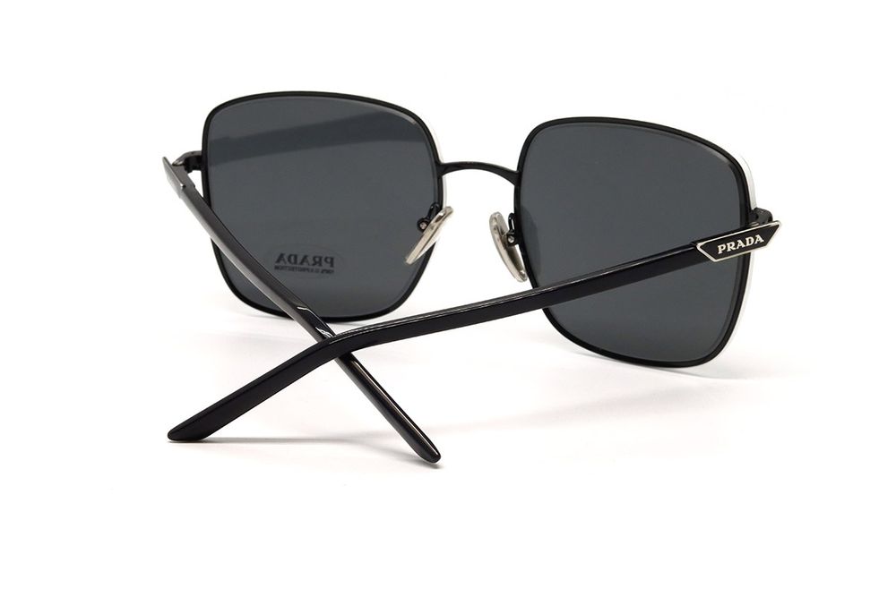 Солнцезащитные очки PRADA 55YS 1AB5S0 DARK GREY