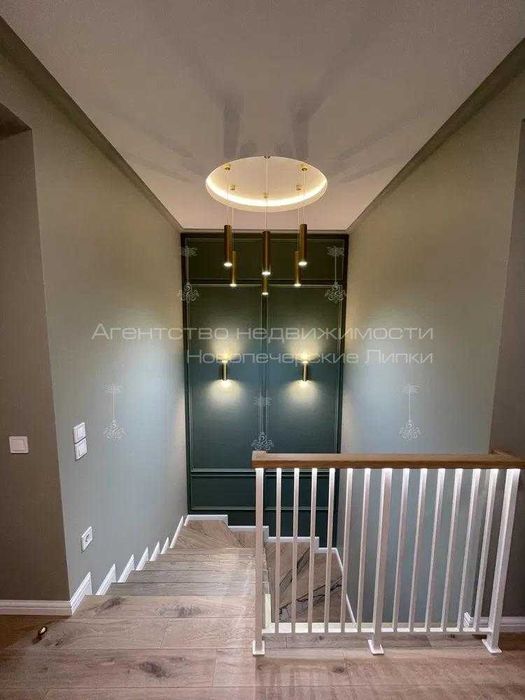 Продаж триповерхового таунхауса 290м2 в Козині КМ Montana Village