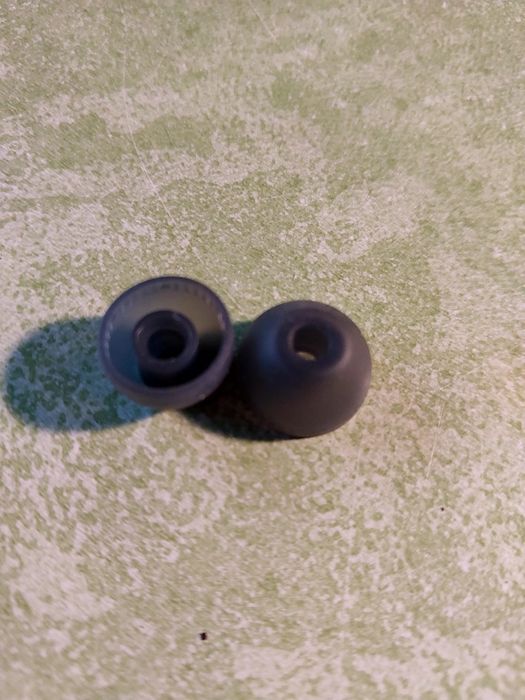 2 gumki do słuchawek dousznych