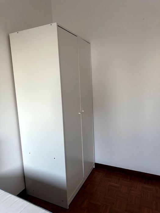 Guarda-fatos (roupeiro) branco