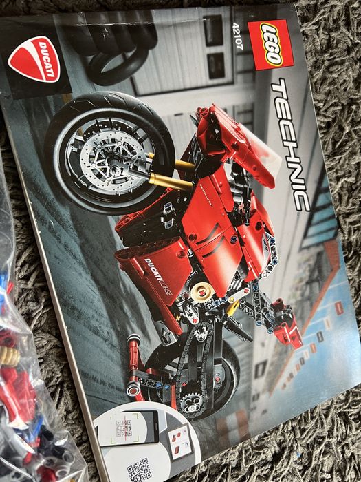 Lego Technic 42107 Ducati Panigale V4 R
