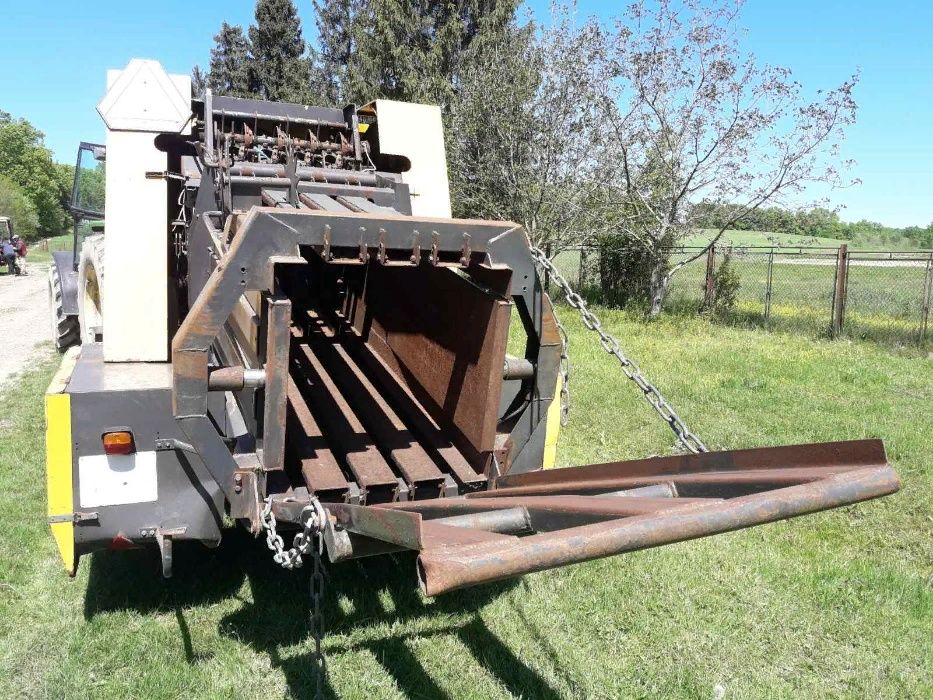 Обмін на авто прес підбирач тюковий Рівьера Касалис 8080 форшріт