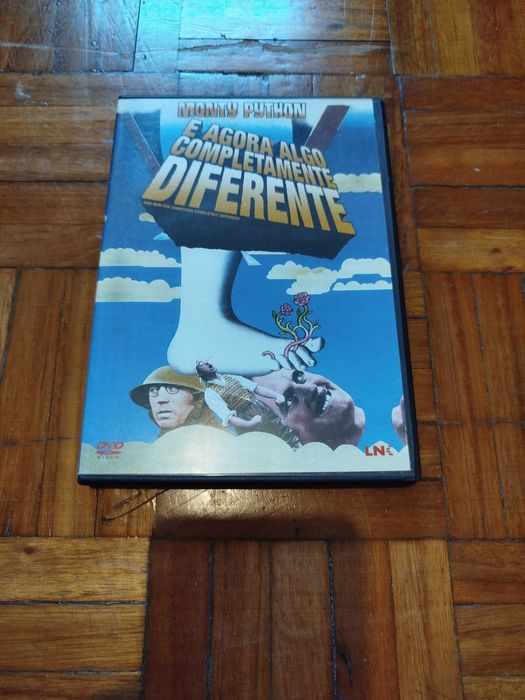 DVD Monty Python's E Agora Algo Completamente Diferente