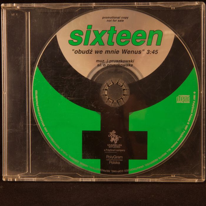 Sixteen Obudz We Mnie Wenus