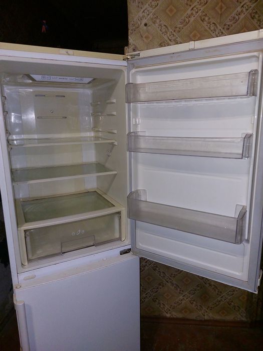 Холодильник 2-х камерный LG NoFrost (сухая заморозка) .