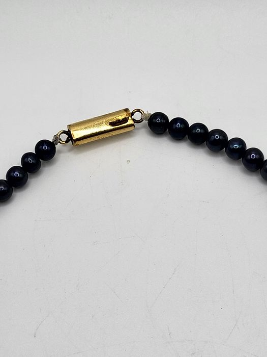 Perły z kolczykami w kolorze granatowym