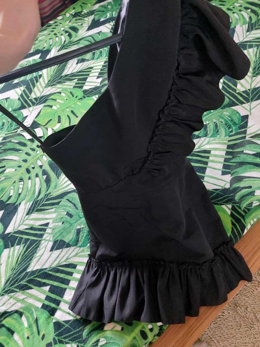 Nowa sukienka z falbankami asos