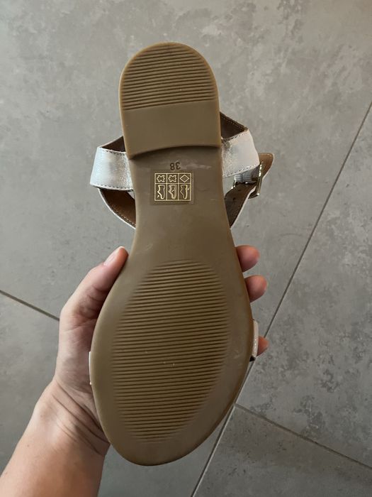 Venezia - nowe sanadly rozkiar 38